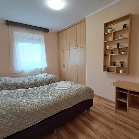 Sunrise Apartment Dunaszentmiklos